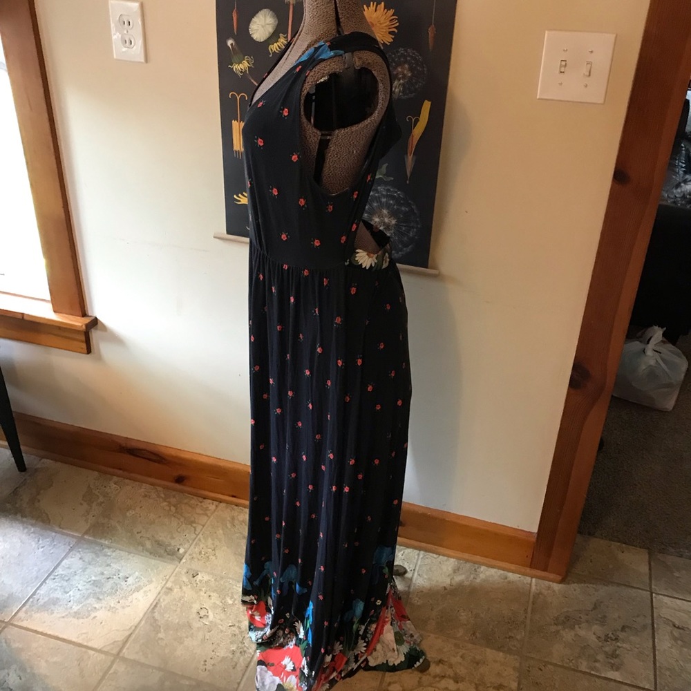 Maxi Floral Jersey Maternity Dress w/ back detail - Picture 4 of 5